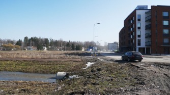 Helsingin Charlotta Mellunmäen pelastusaseman kieppeillä. (kuvattu9.4.2018)